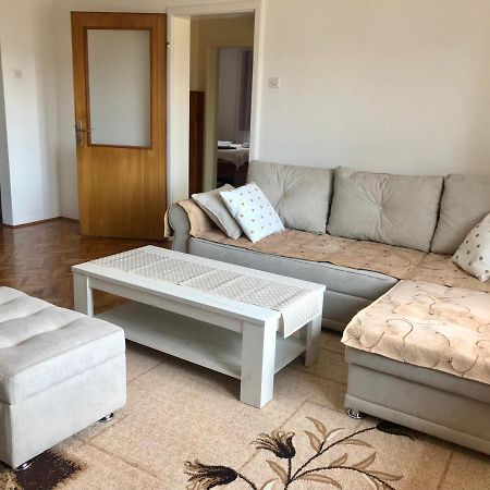 Apartmani Rada トレビニエ エクステリア 写真