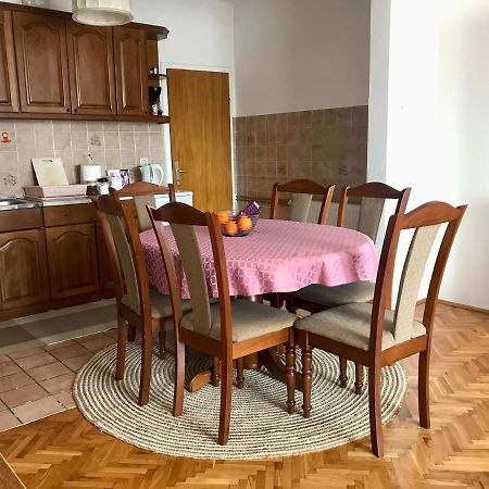 Apartmani Rada トレビニエ エクステリア 写真