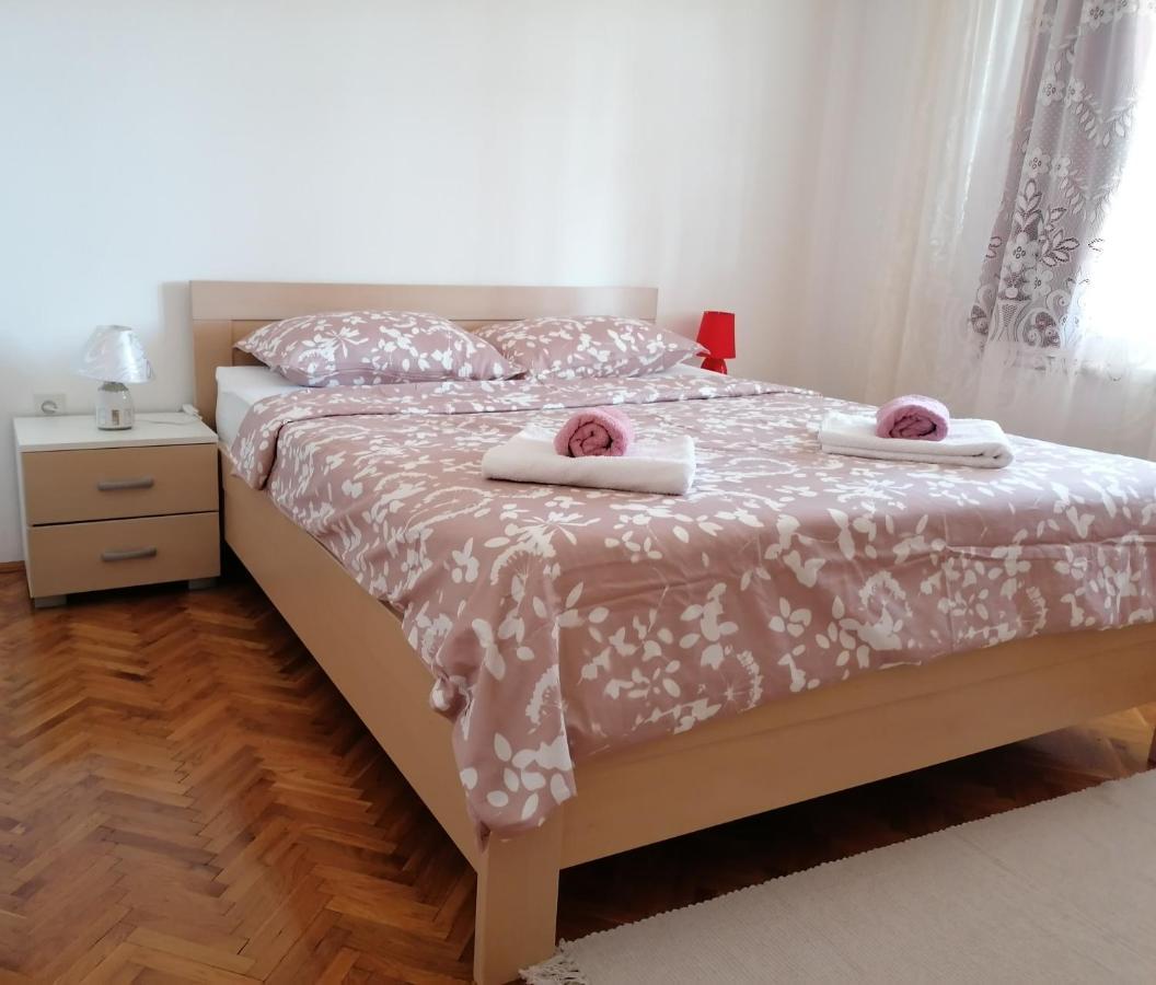 Apartmani Rada トレビニエ エクステリア 写真