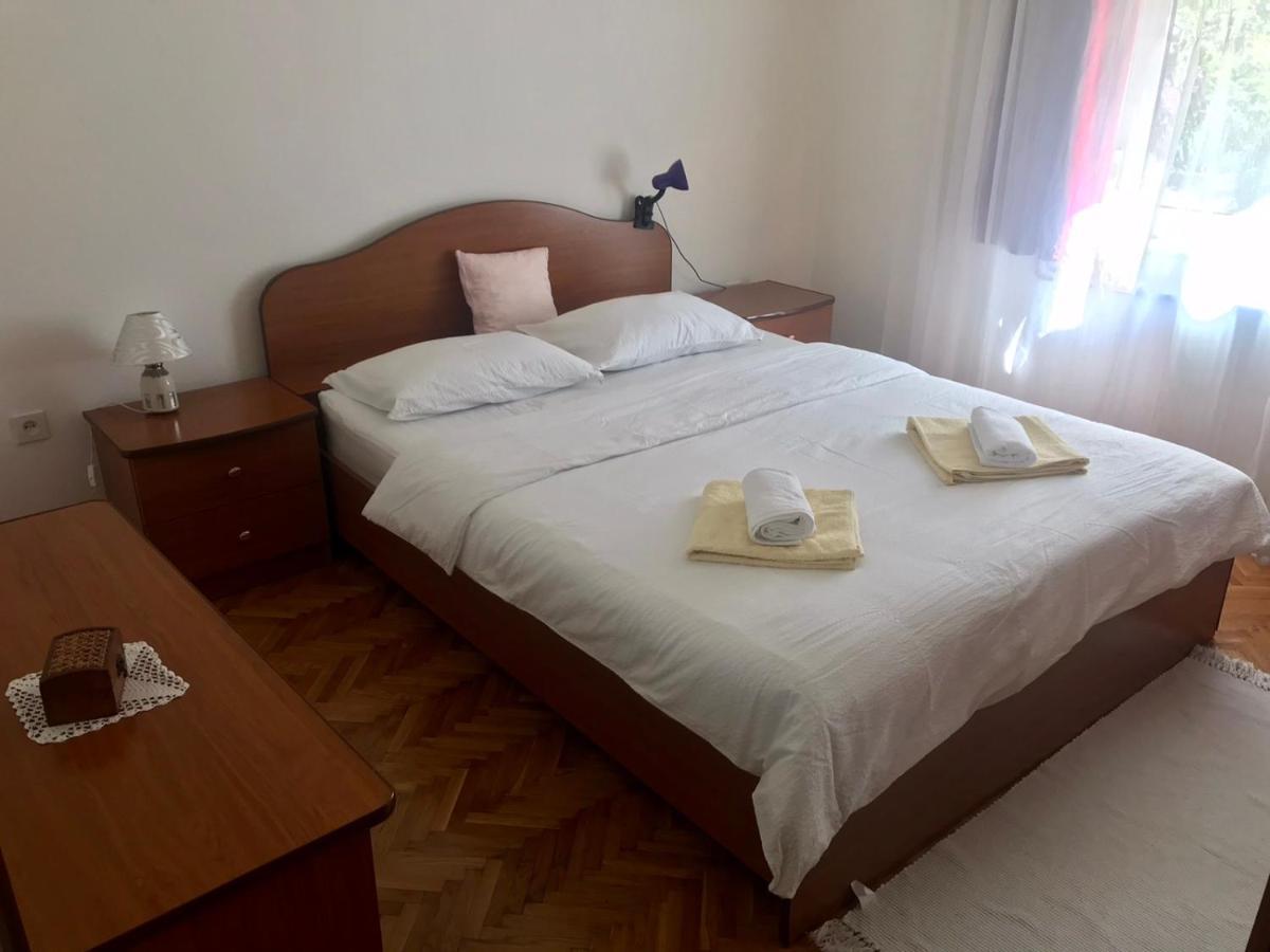 Apartmani Rada トレビニエ エクステリア 写真