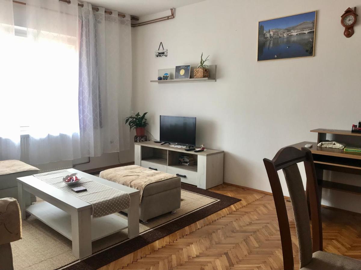 Apartmani Rada トレビニエ エクステリア 写真