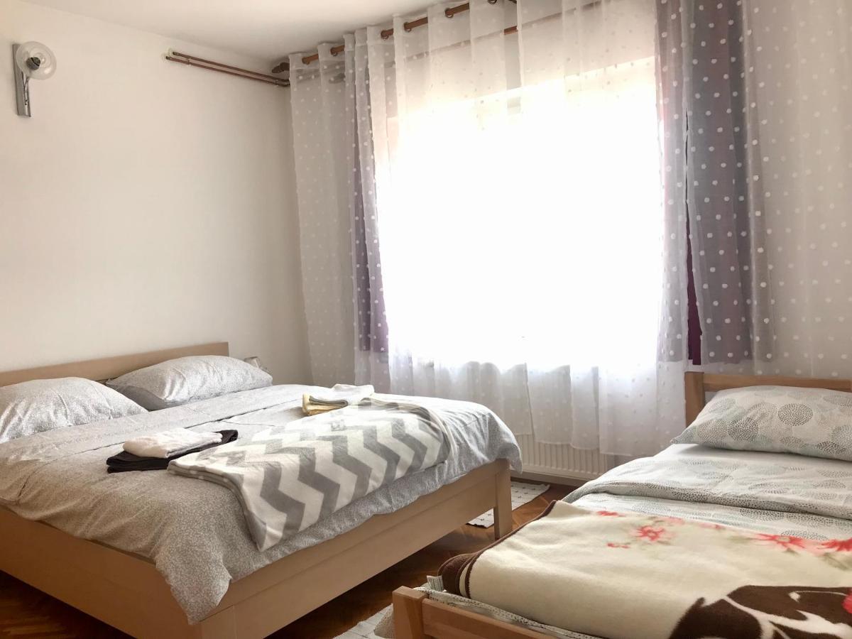 Apartmani Rada トレビニエ エクステリア 写真